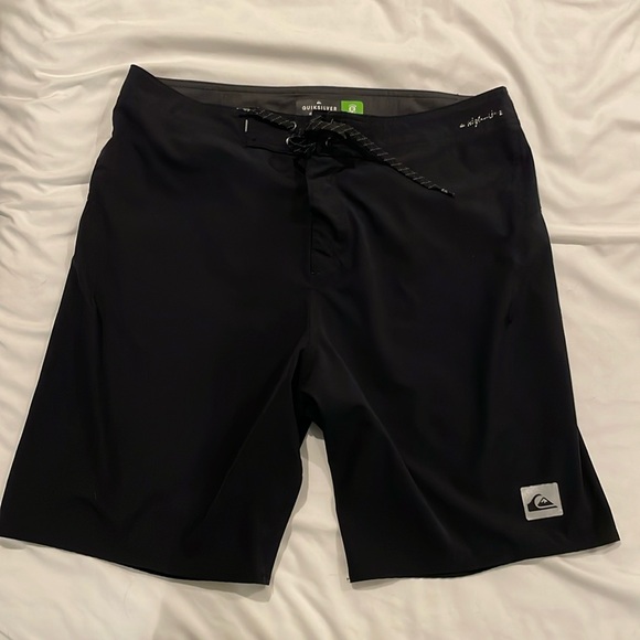 Quicksilver Board Shorts - Picture 1 of 5